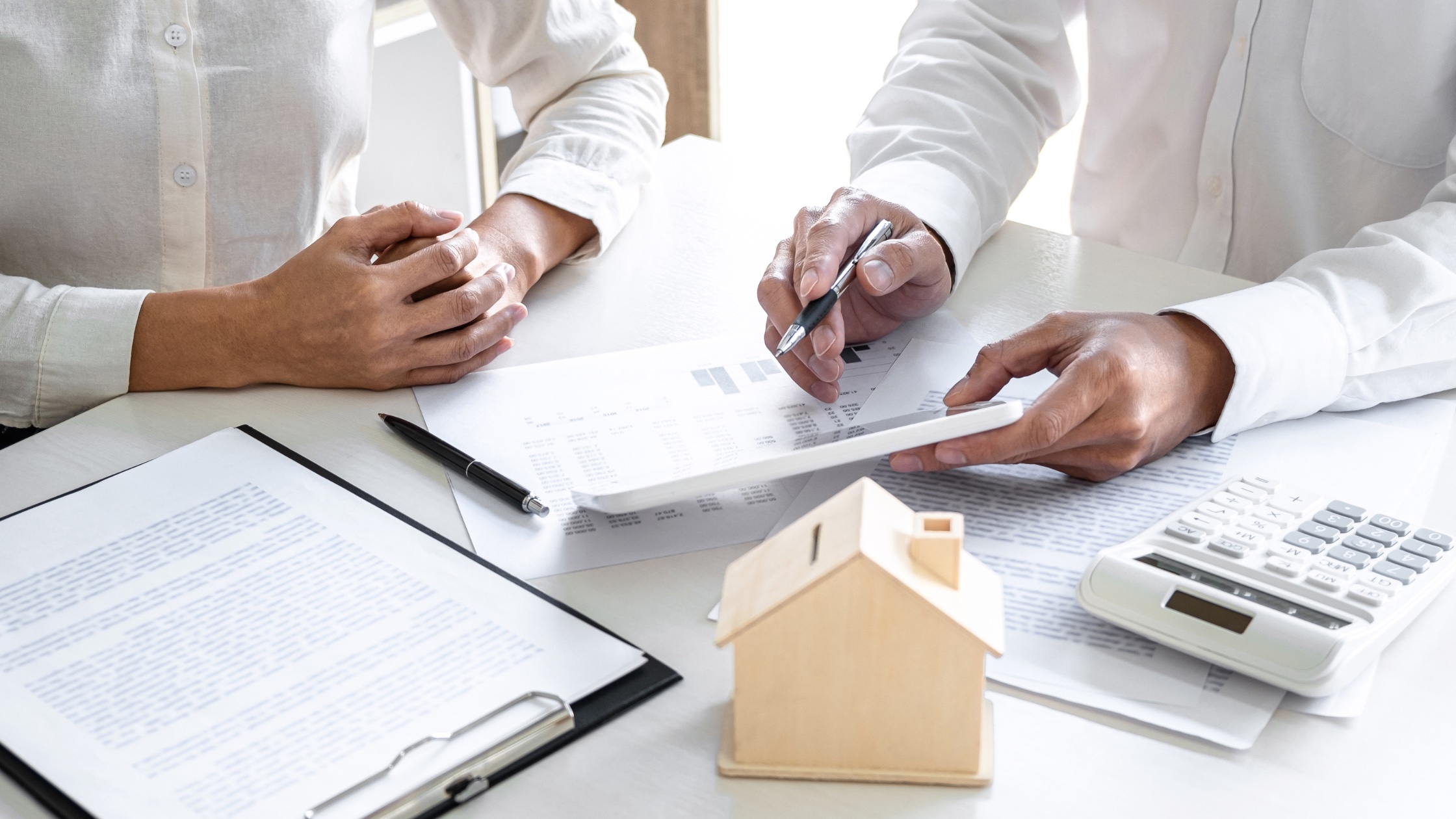 Conventional vs. FHA Loans: The Pros and Cons for Homebuyers and Sellers |  Loan Pronto