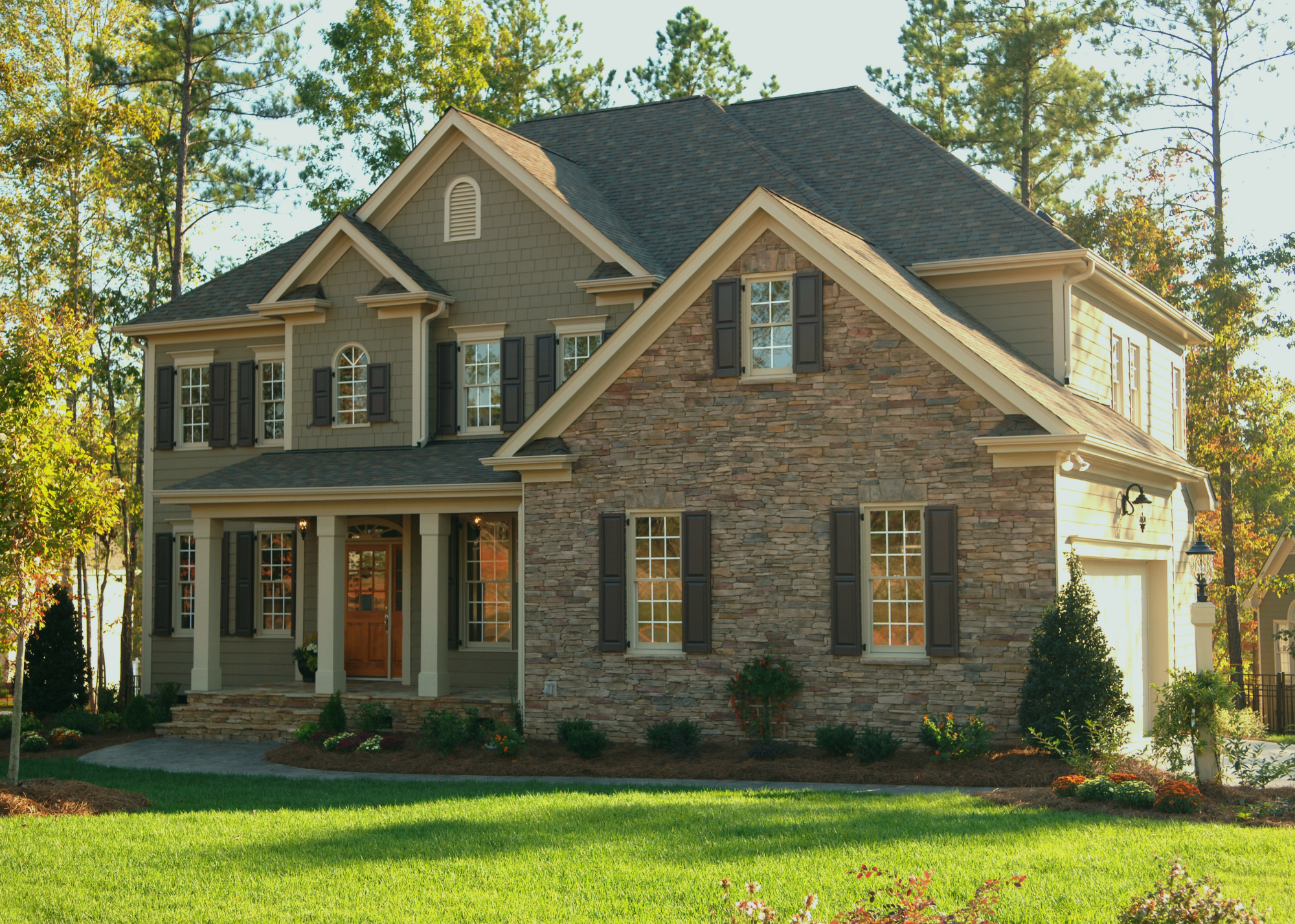 Learn how many people can be on a mortgage, lender limits, and what real estate agents should know when helping buyers with joint home purchases.