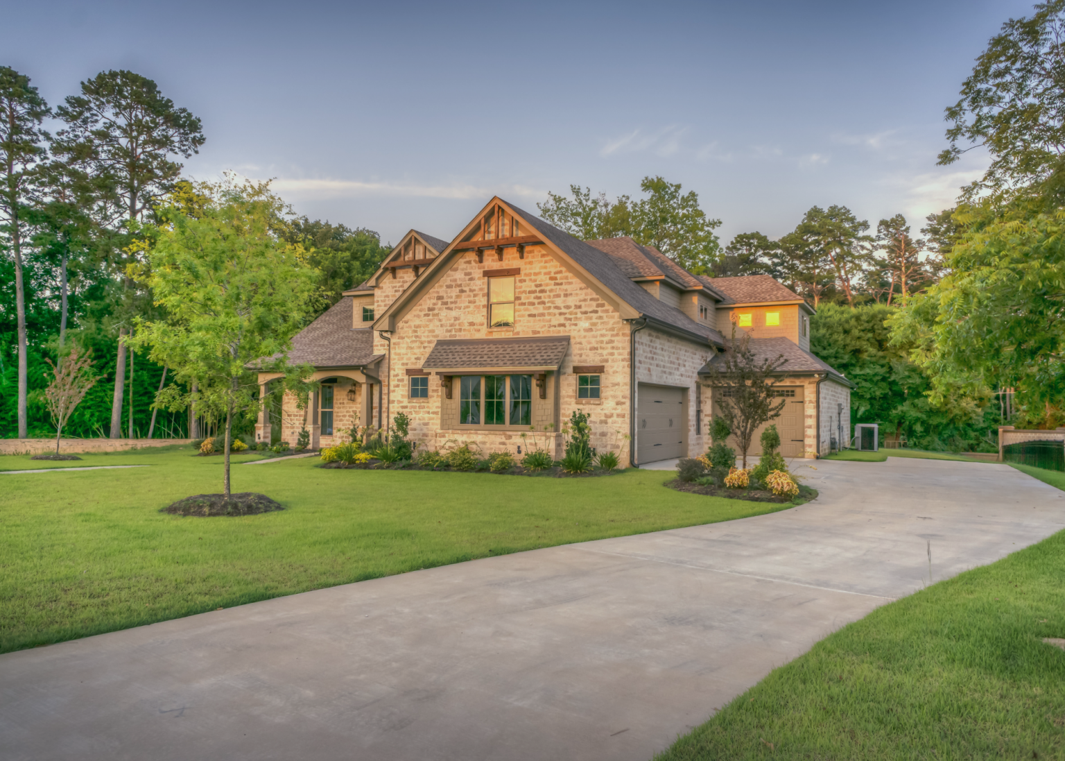 Starter home or forever home? Learn the key differences, pros and cons, and how to choose the right home for your lifestyle, budget, and long-term goals.