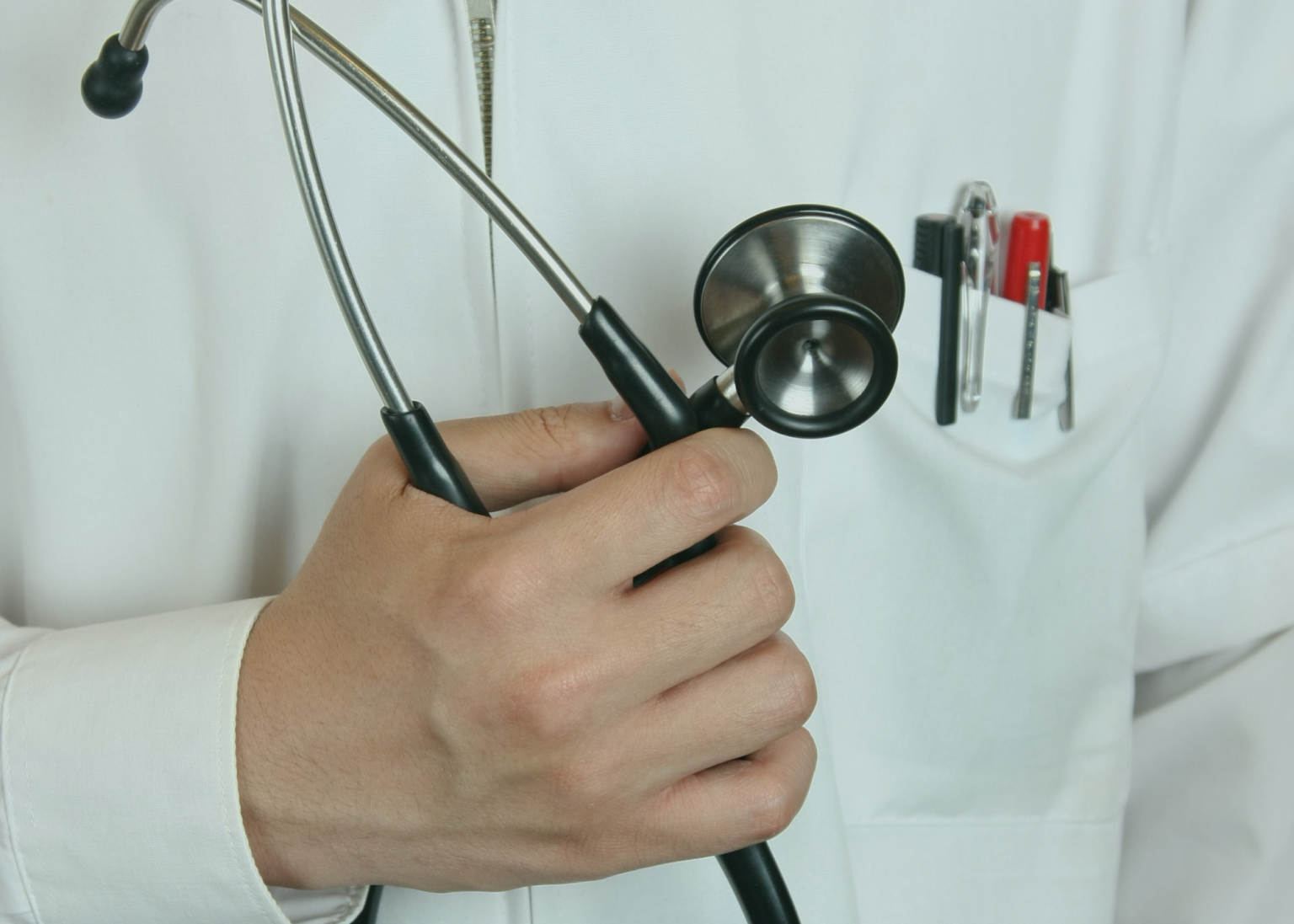 Explore physician mortgage loans in 2025. Learn how doctor home loans work, who qualifies, pros and cons, and alternatives for medical professionals.