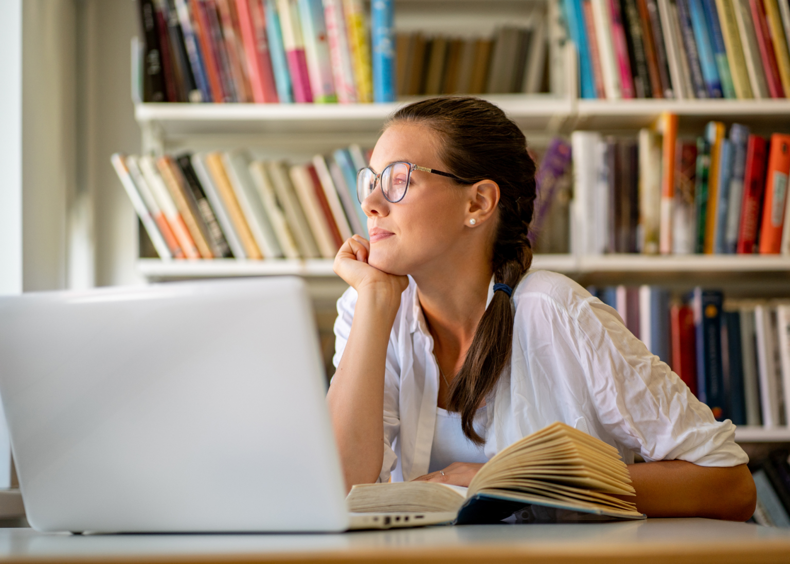 Can AI choose the best mortgage lender for you? Learn how AI mortgage recommendations work, where they fall short, and how to use AI alongside a mortgage professional.