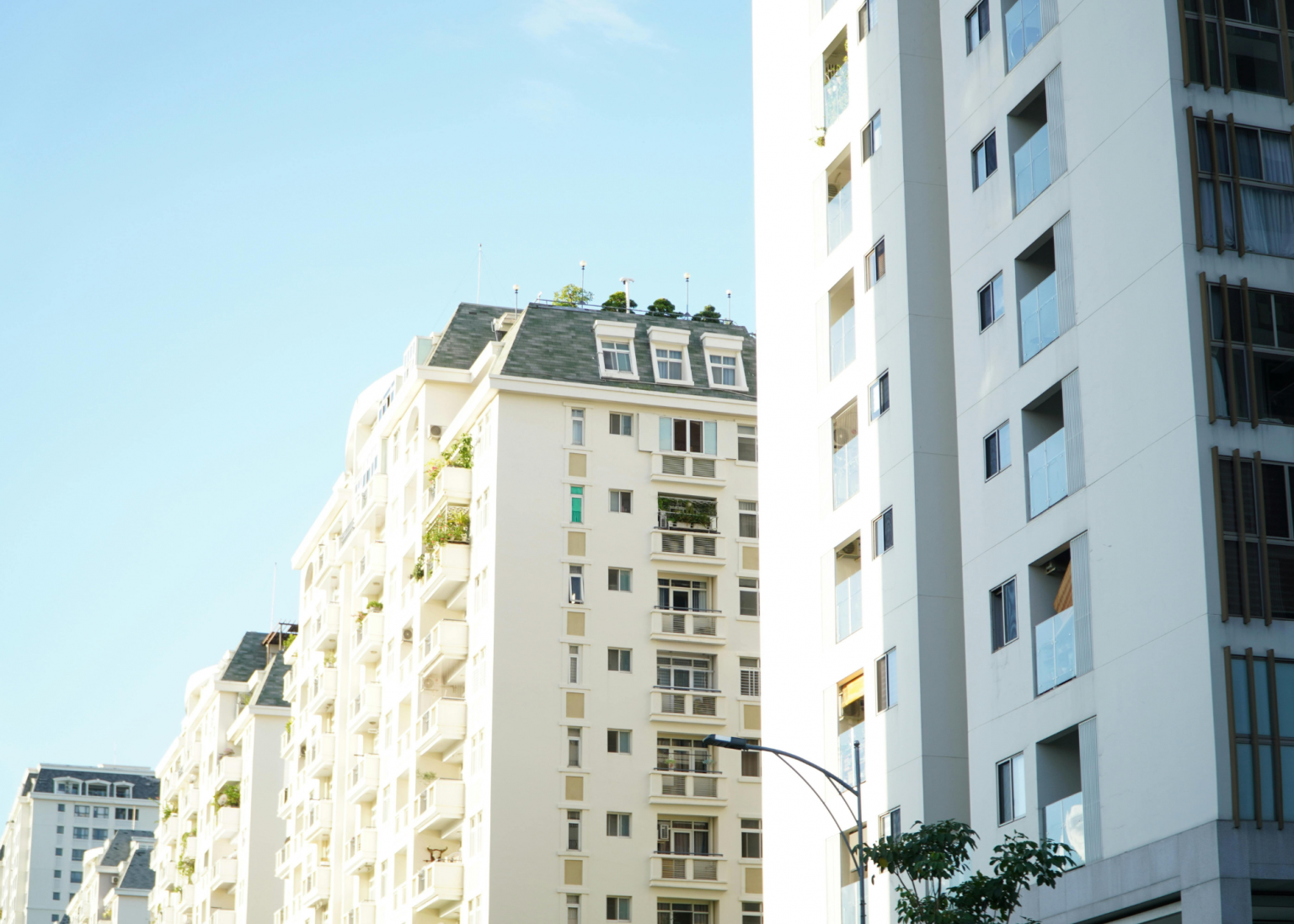 Learn how the new 2026 condo mortgage rules affect conventional loans, HOA requirements, financing timelines, and what condo buyers should know before making an offer.
