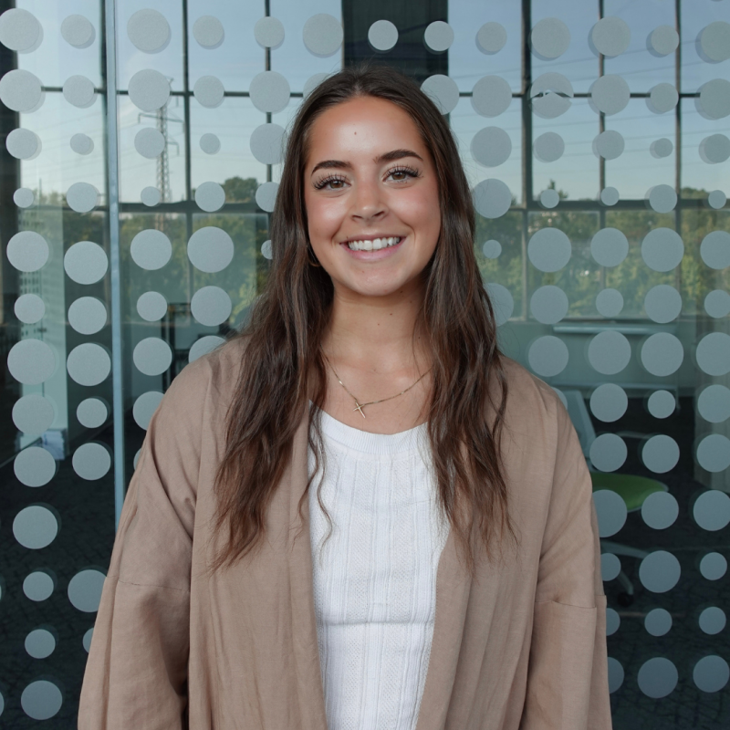 Photograph of Emma Bentov, Employee Experience Lead at Loan Pronto